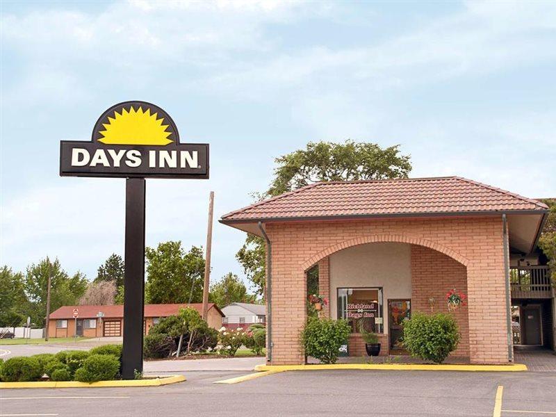 Days Inn By Wyndham Richland Exterior photo