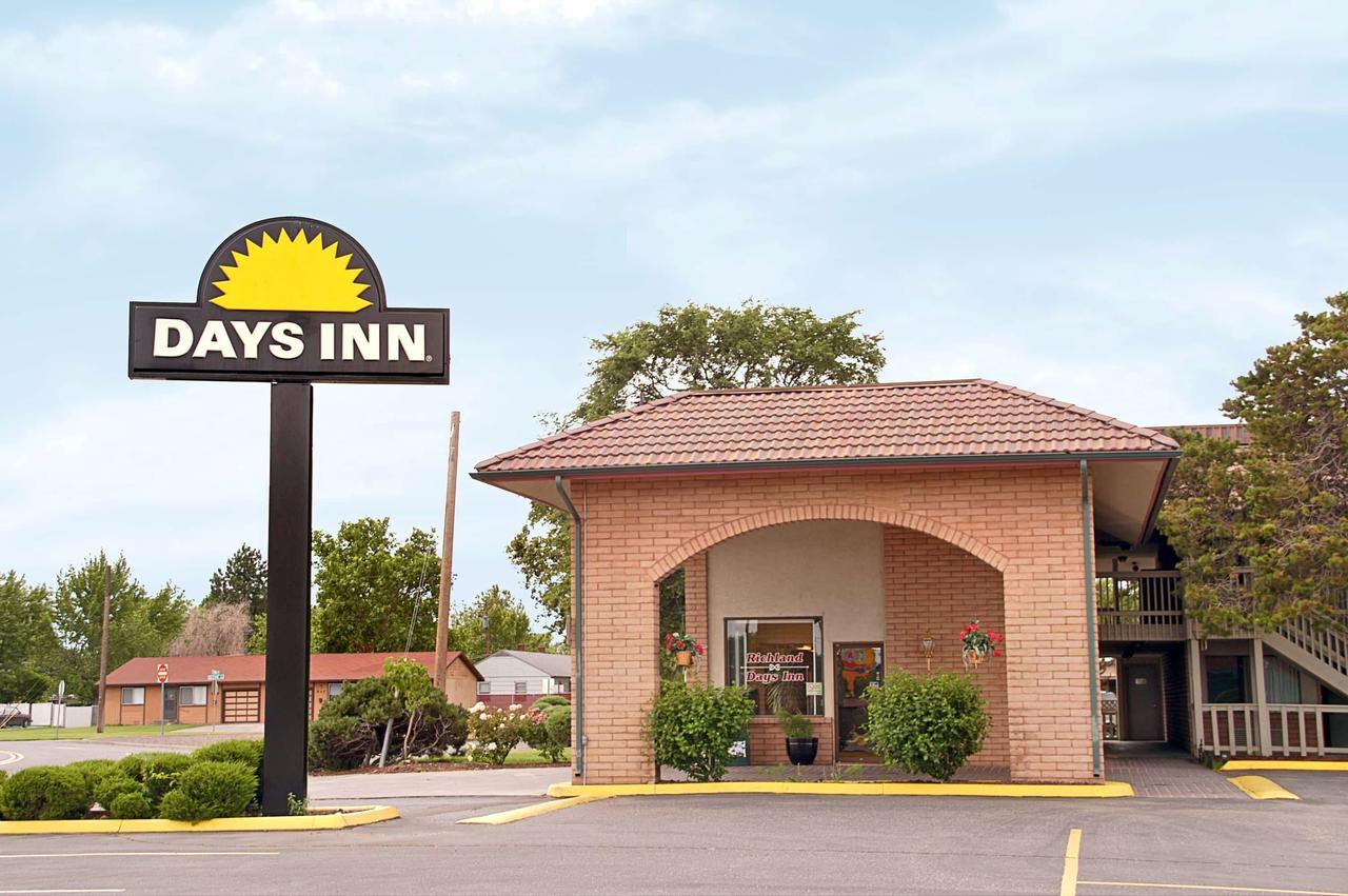 Days Inn By Wyndham Richland Exterior photo